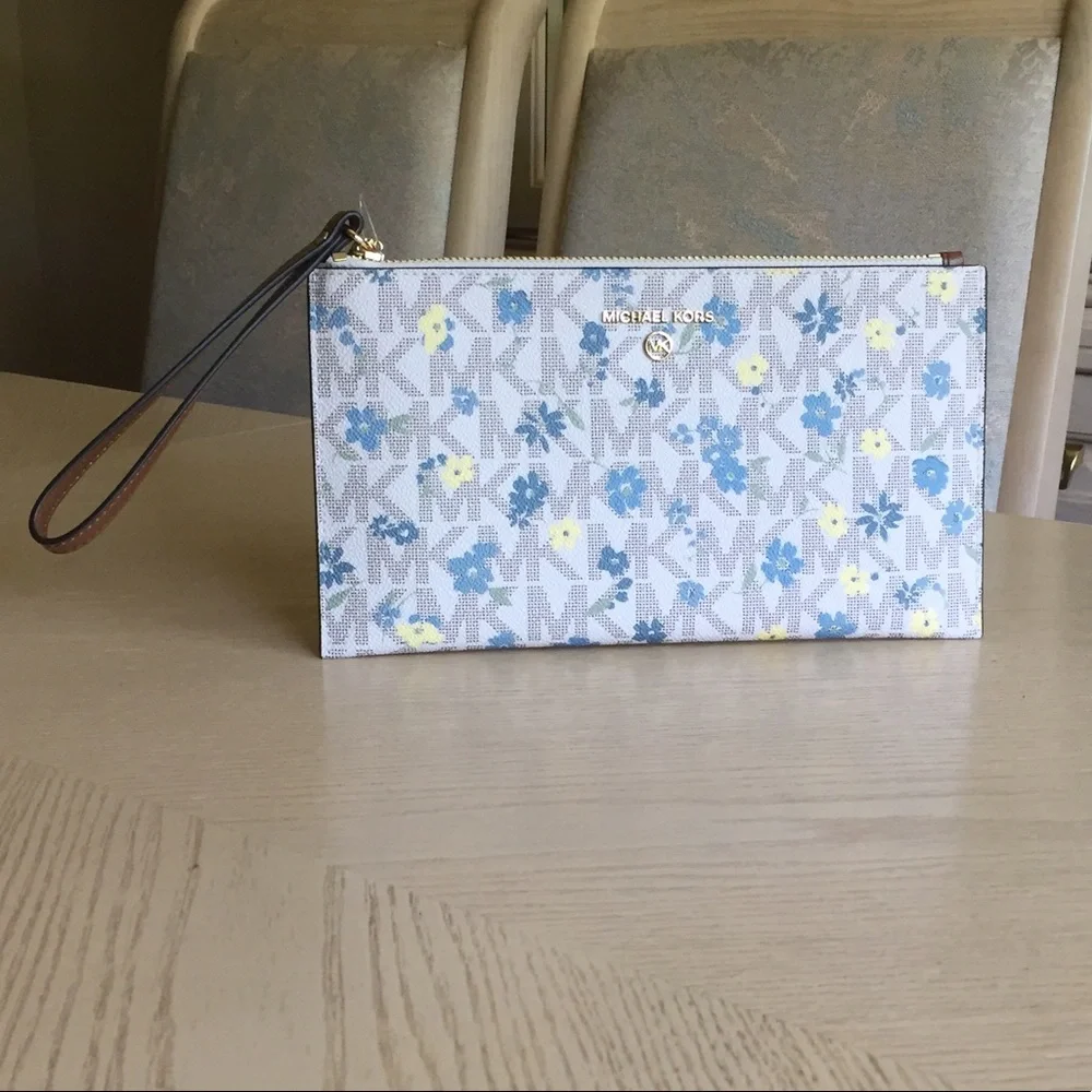 Michael Kors Vanilla, Luggage Clutch, Wristlet